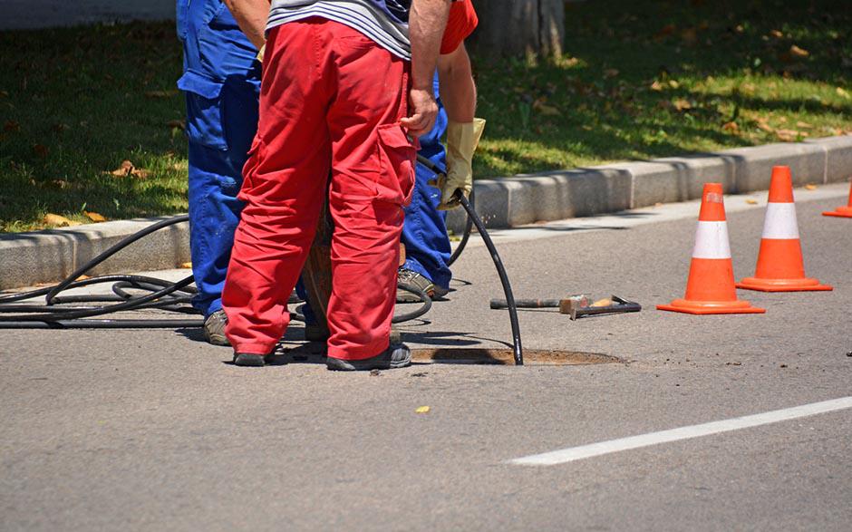 plombier débouchage canalisation Les Bréviaires